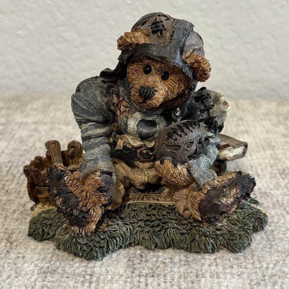 Boyds Bears: Knute & The Gridiron - First Edition 1E/ 2561 Style# 2245